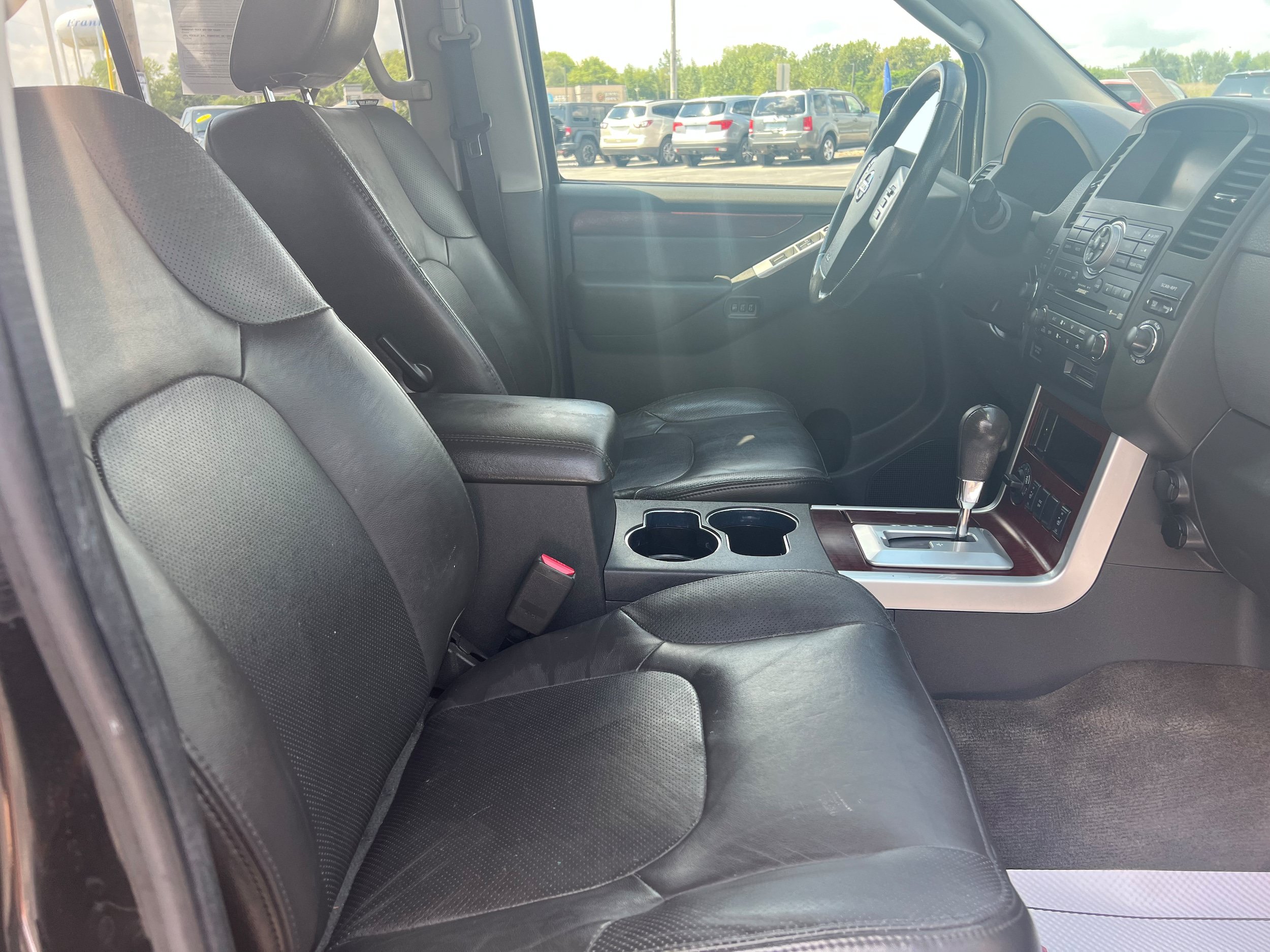 Used 2011 Nissan Pathfinder LE w/ Navigation Pkg AWD/4WD image 17