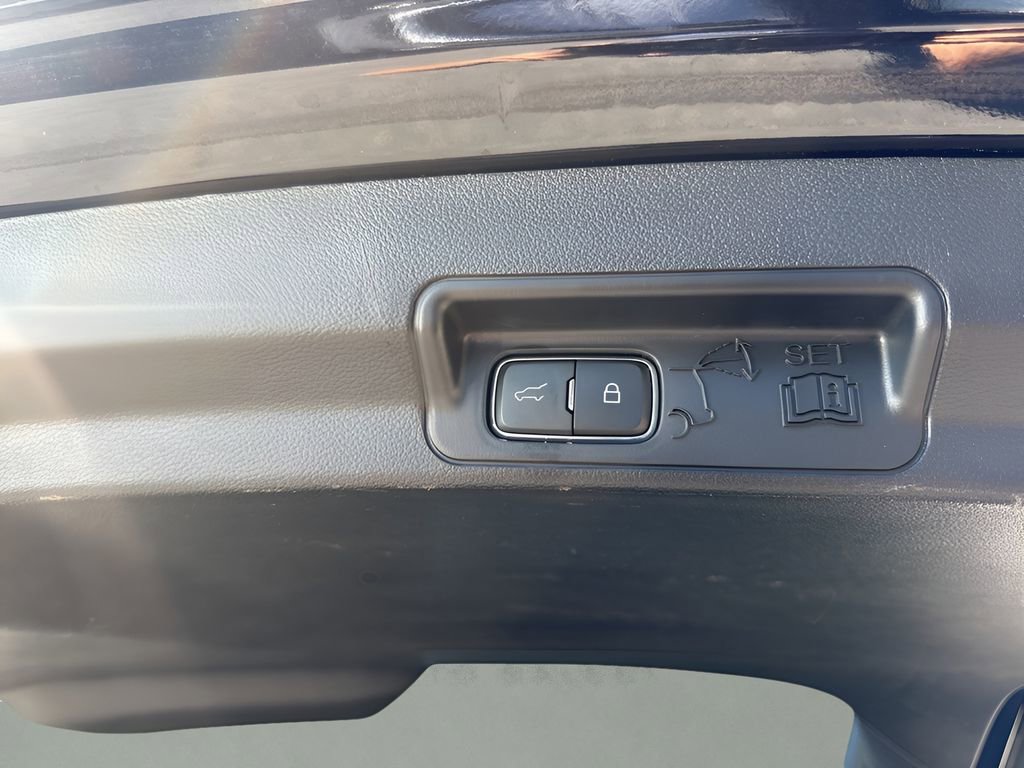 Used 2025 Ford Explorer Platinum image 32