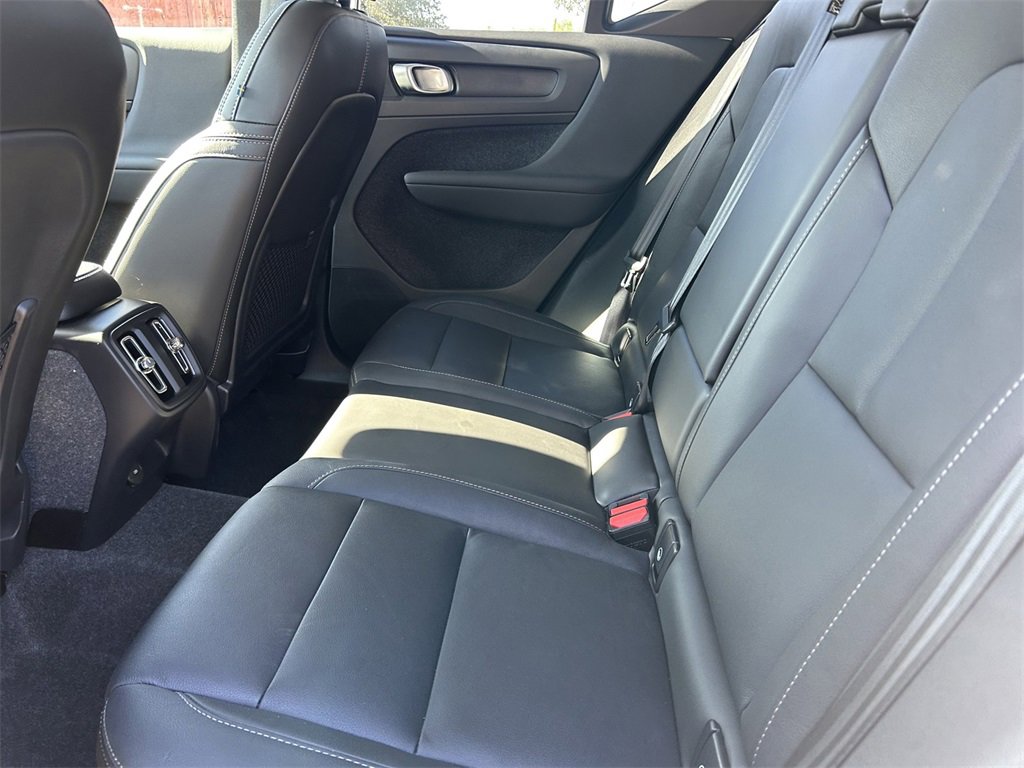 Used 2025 Volvo XC40 B5 Core w/ Protection Package Premier image 15