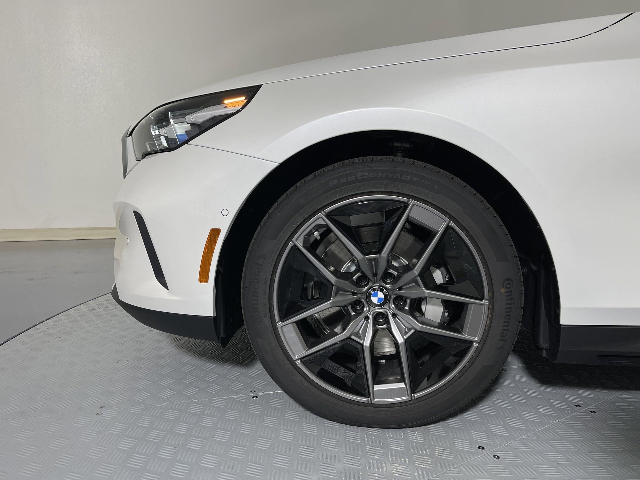 Used 2026 BMW 530i w/ Premium Package image 11