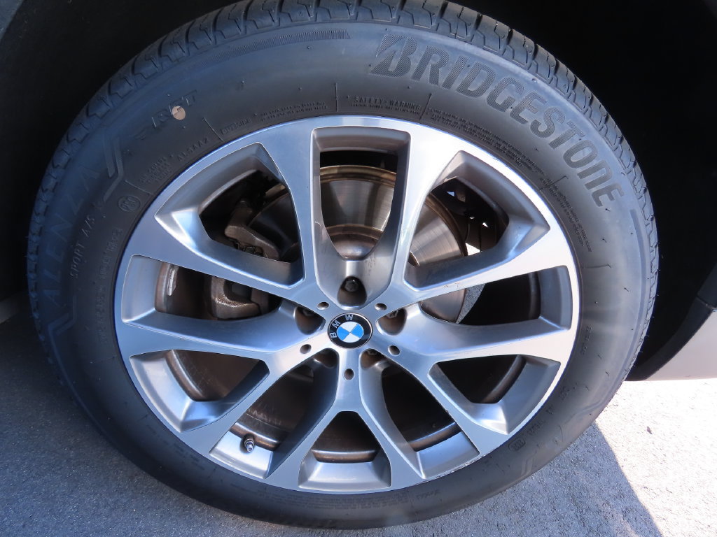 Used 2024 BMW X5 xDrive40i w/ Parking Assistance Package AWD/4WD image 16