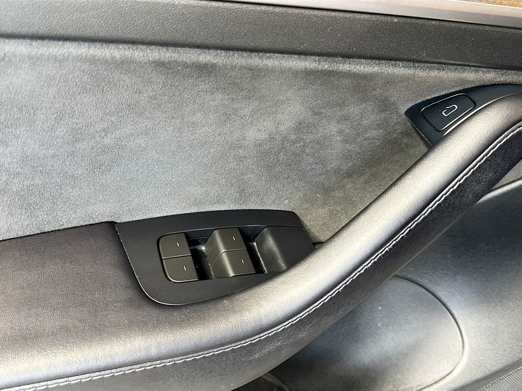 Used 2023 Tesla Model 3 Standard Range image 17