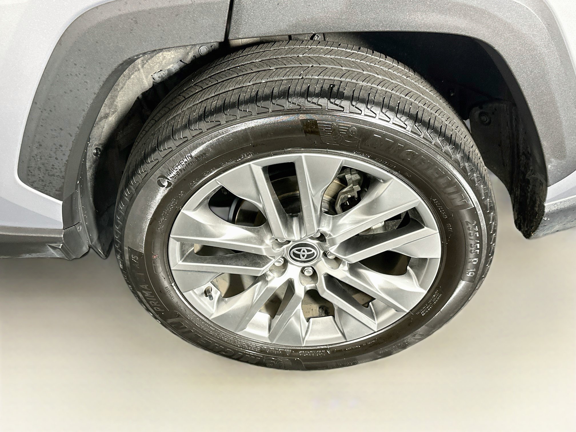 Used 2022 Toyota RAV4 XLE Premium FWD image 11