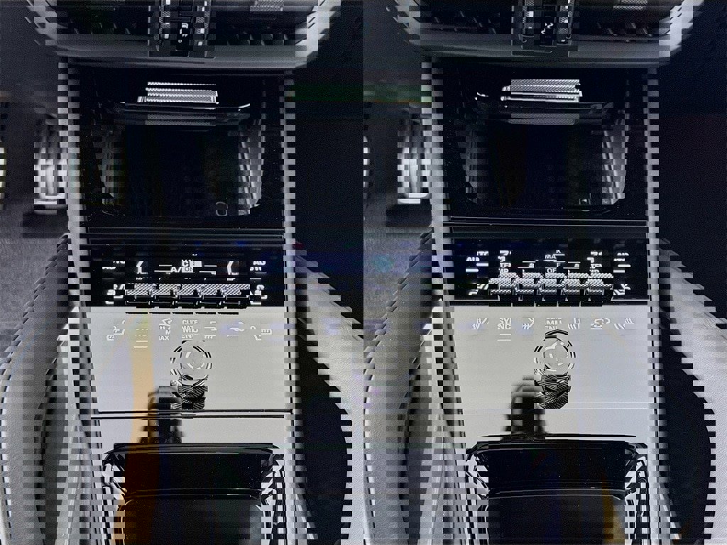 New 2026 Porsche Cayenne GTS image 22