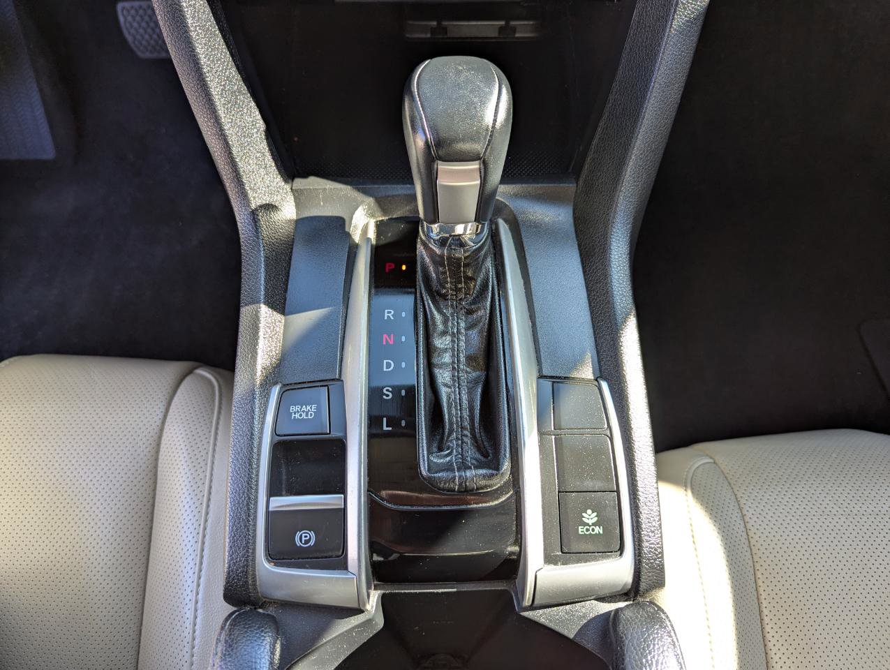 Used 2016 Honda Civic Touring image 25