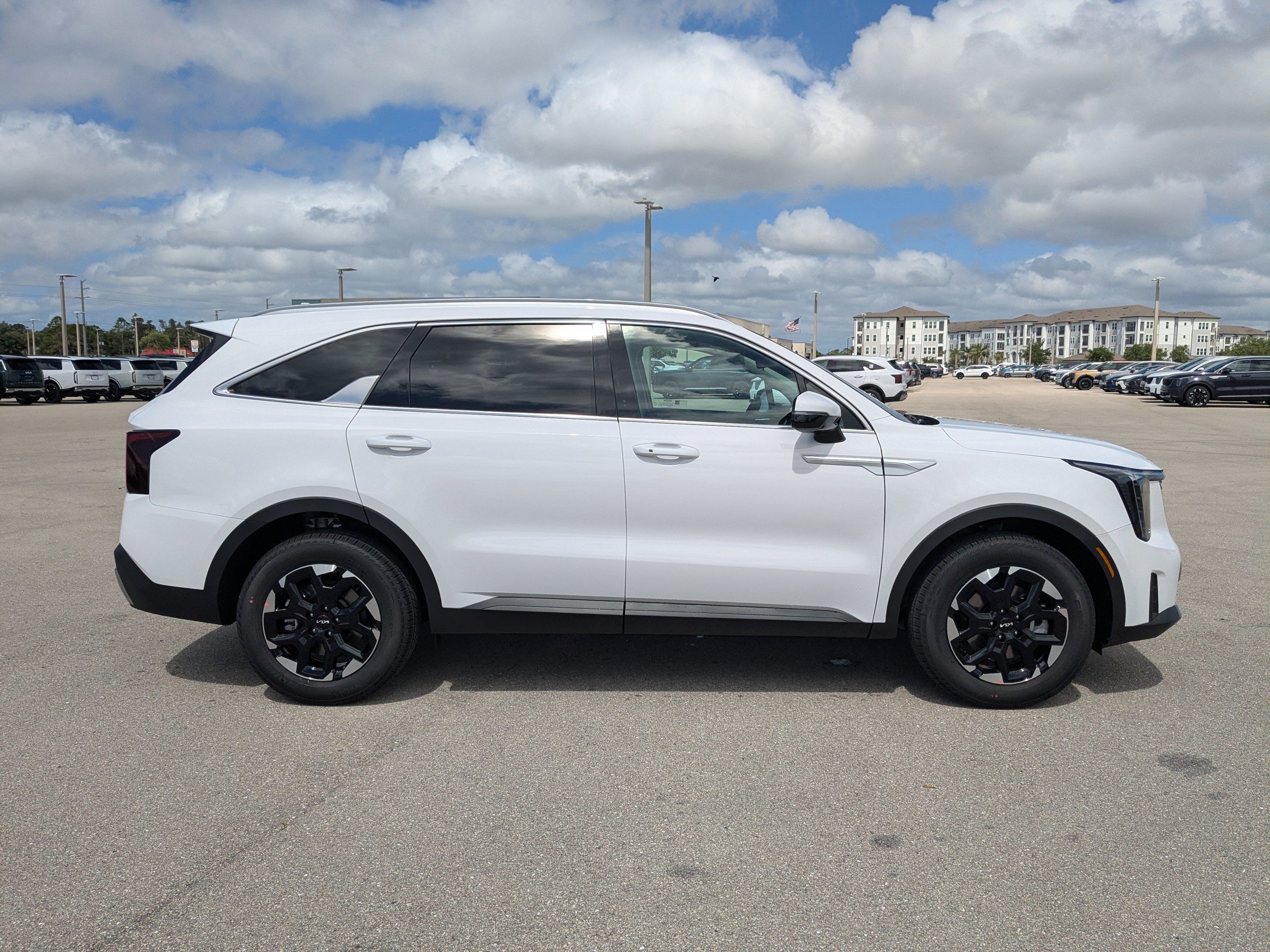 New 2026 Kia Sorento S w/ S Panoramic Sunroof Package FWD image 4