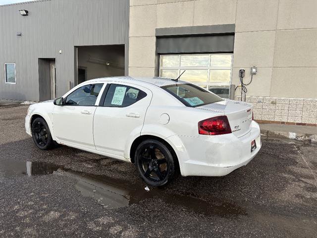 Used 2012 Dodge Avenger SE image 2