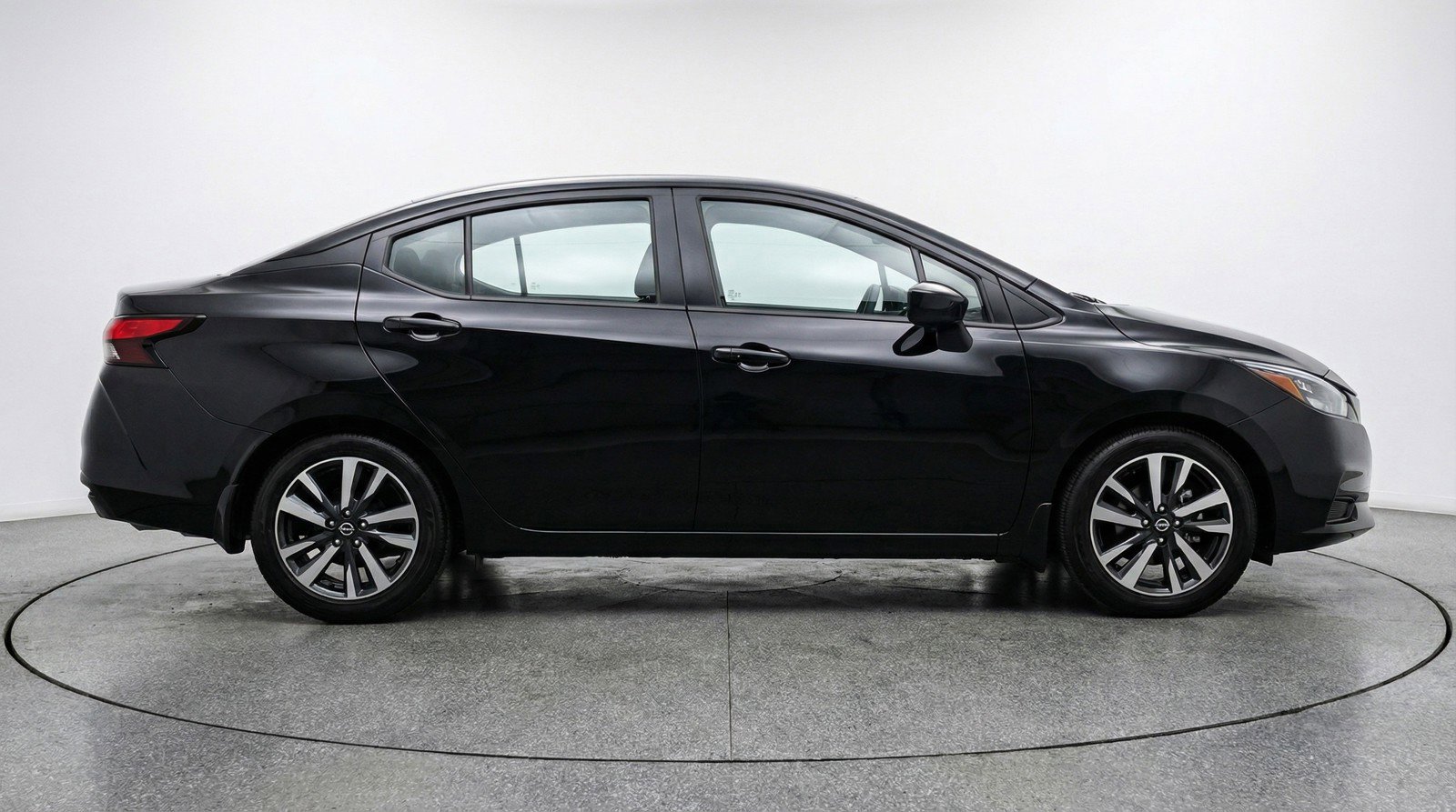 Used 2025 Nissan Versa SV image 11