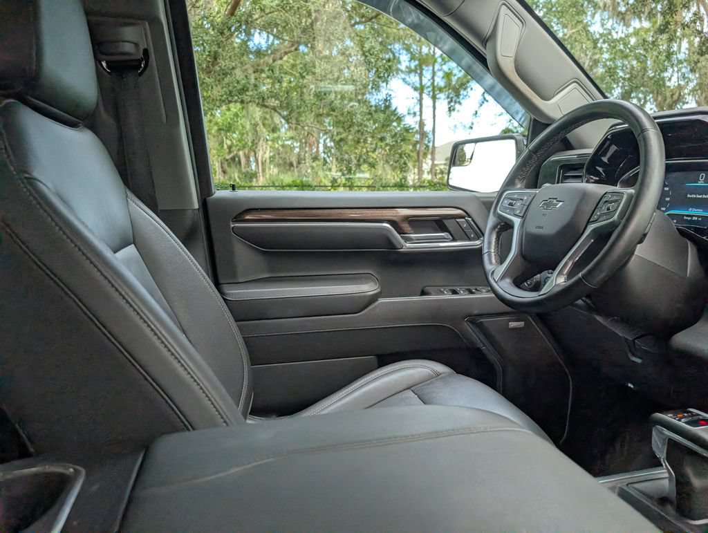 Used 2023 Chevrolet Silverado 1500 LT Trail Boss w/ Convenience Package II AWD/4WD image 17