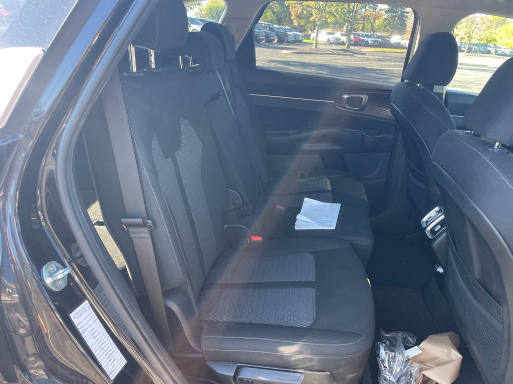 Used 2023 Kia Sorento LX FWD image 20