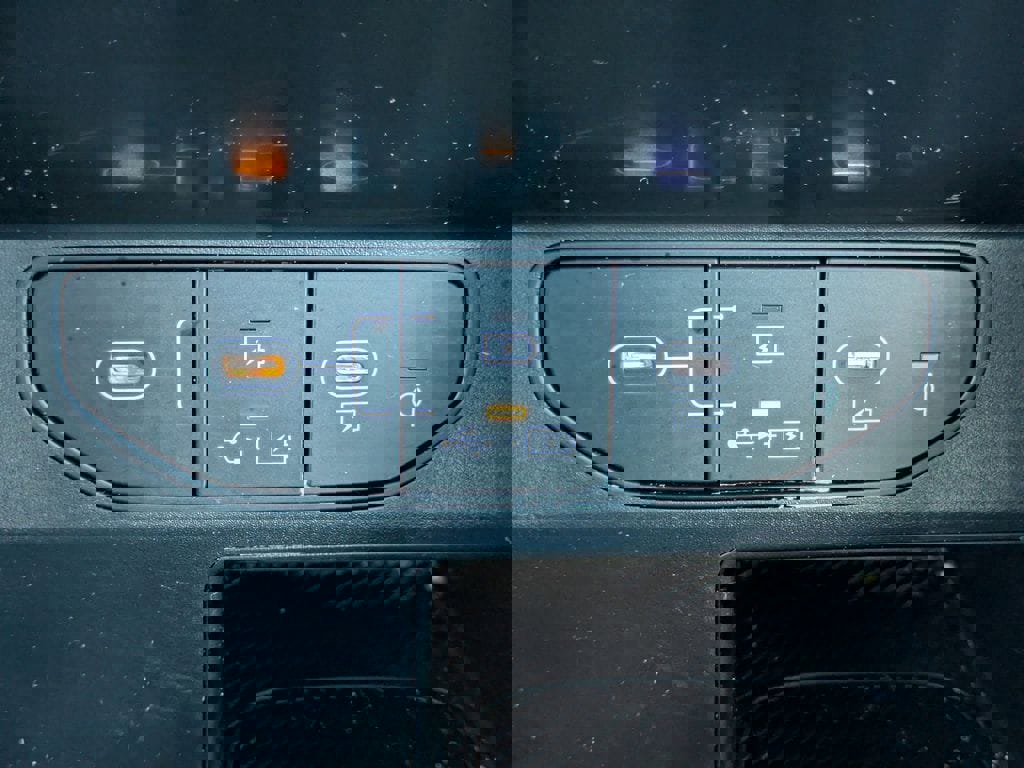 Used 2025 Kia Sorento SX image 23