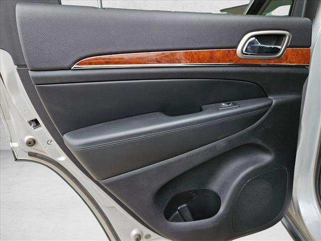 Used 2013 Jeep Grand Cherokee Limited w/ Luxury Group II image 21