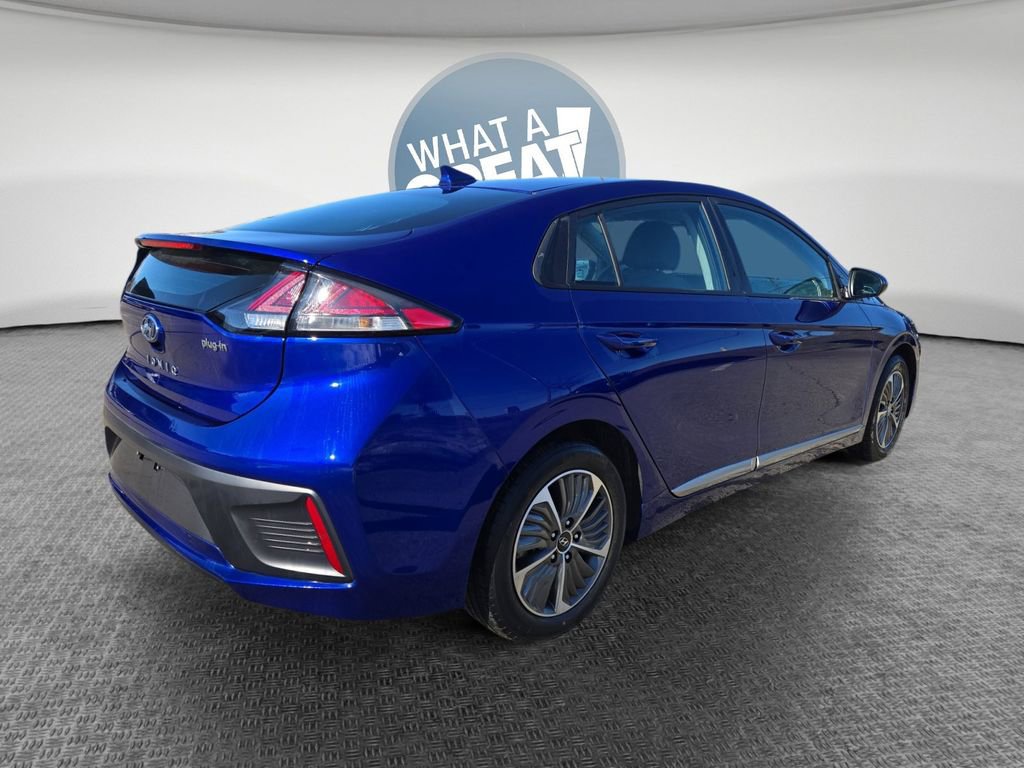 Used 2022 Hyundai Ioniq SE image 3
