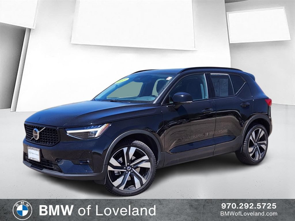 Used 2025 Volvo XC40 B5 Plus w/ Climate Package AWD/4WD image 1