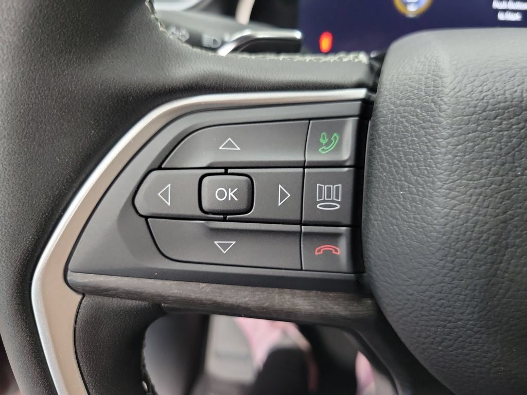 New 2025 Jeep Grand Cherokee L Limited AWD/4WD image 17