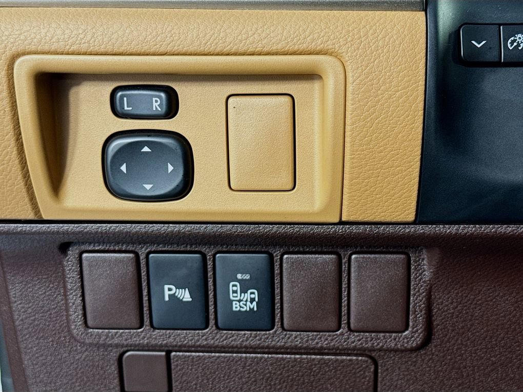 Used 2016 Lexus ES 350 w/ Premium Package w/Wood Trim FWD image 14