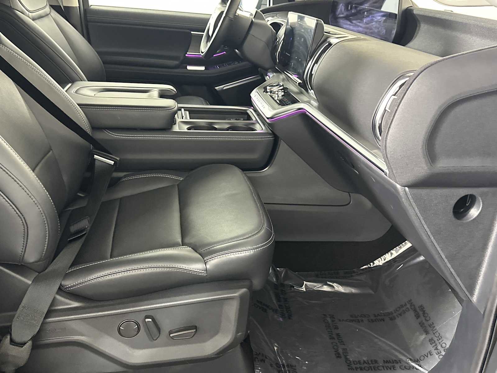 Used 2025 Ford Expedition Max Platinum w/ Driver's Package AWD/4WD image 15