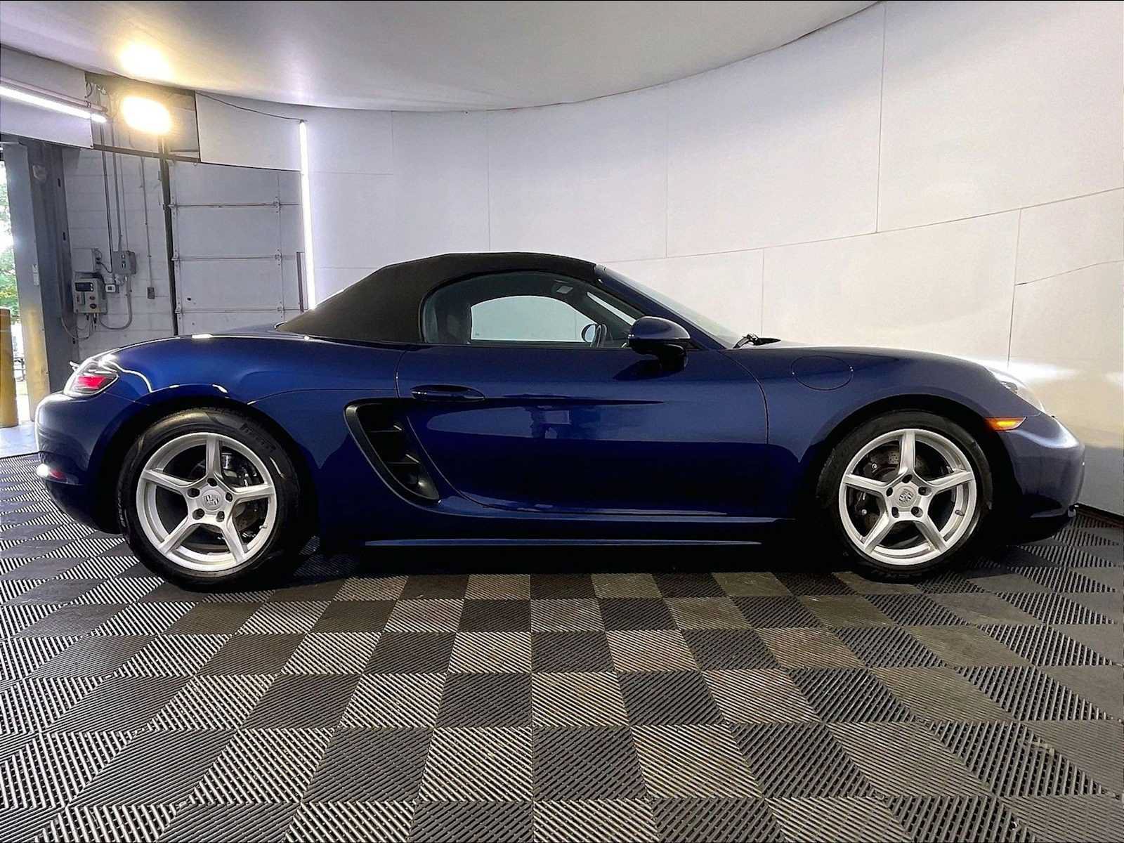 Certified 2022 Porsche 718 Boxster RWD image 8