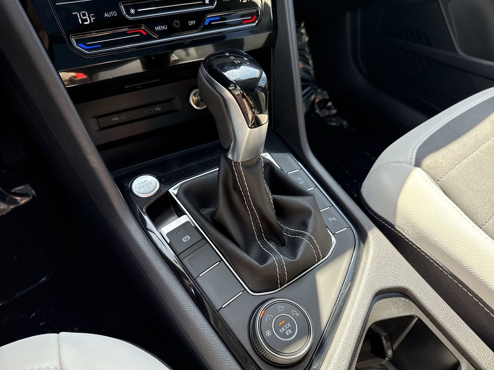 Used 2025 Volkswagen Taos SE AWD/4WD image 22