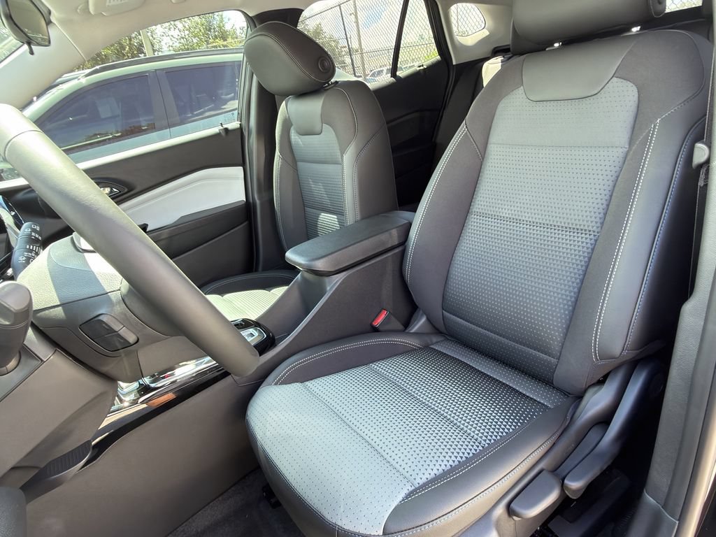 New 2026 Chevrolet Trax LT w/ Driver Confidence Package FWD image 19