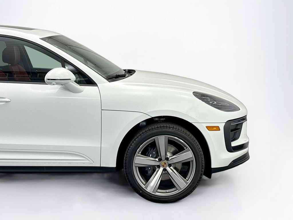 Used 2026 Porsche Macan AWD/4WD image 11