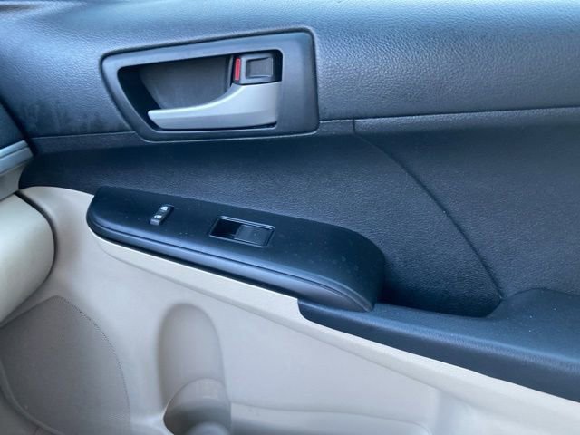 Used 2012 Toyota Camry LE image 17