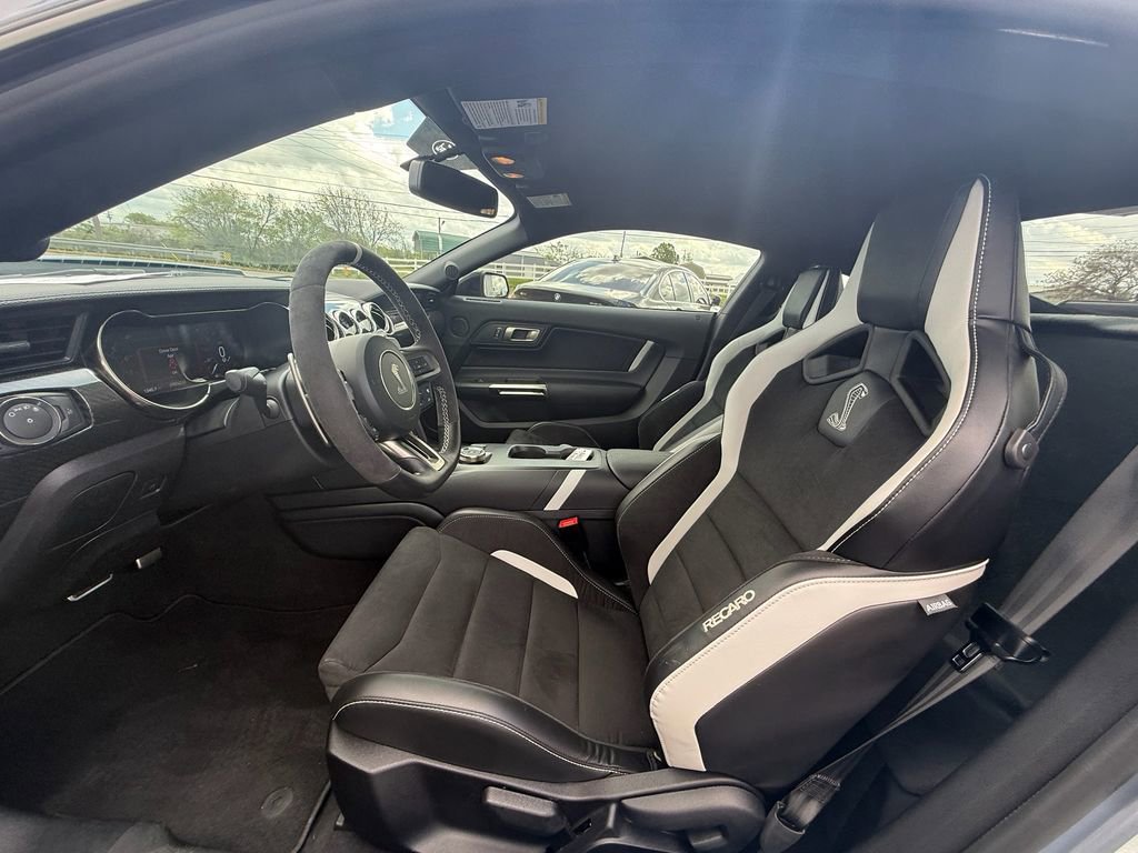 Used 2022 Ford Mustang Shelby GT500 w/ Carbon Fiber Track Pack image 12