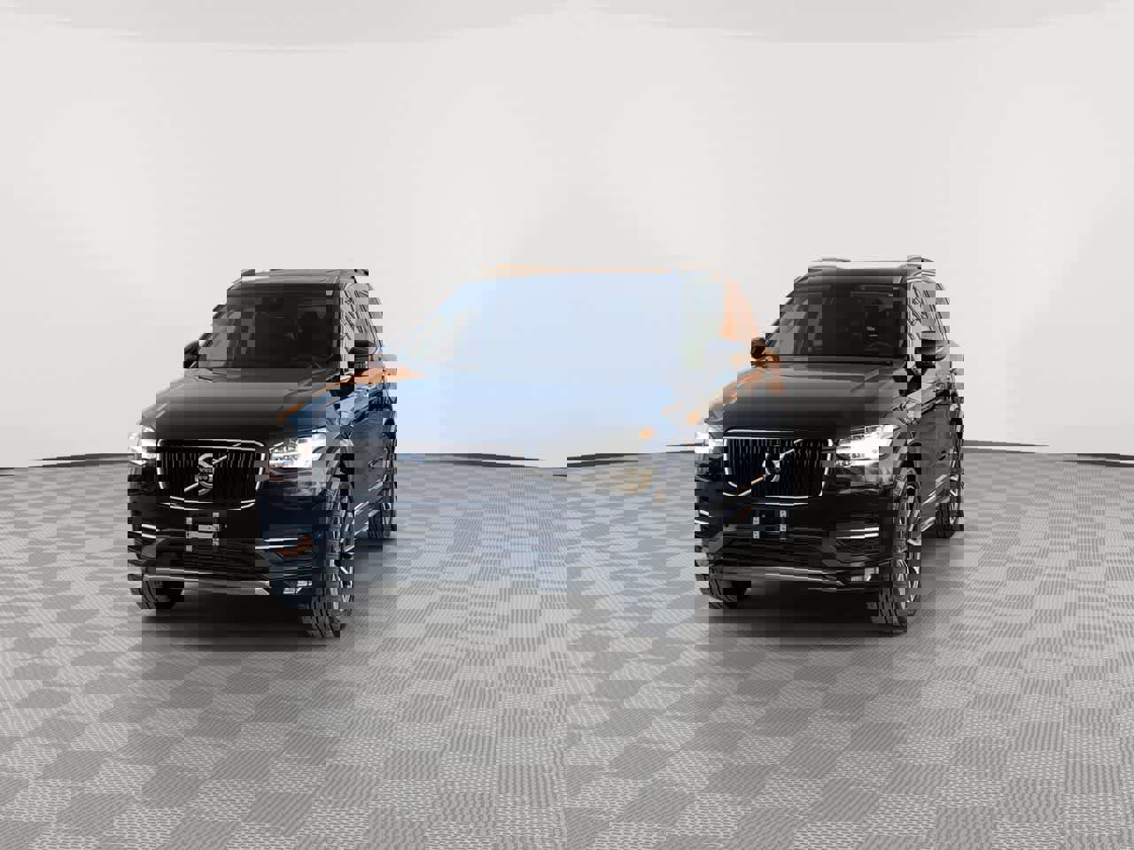 Used 2017 Volvo XC90 T6 Momentum w/ Vision Package image 4