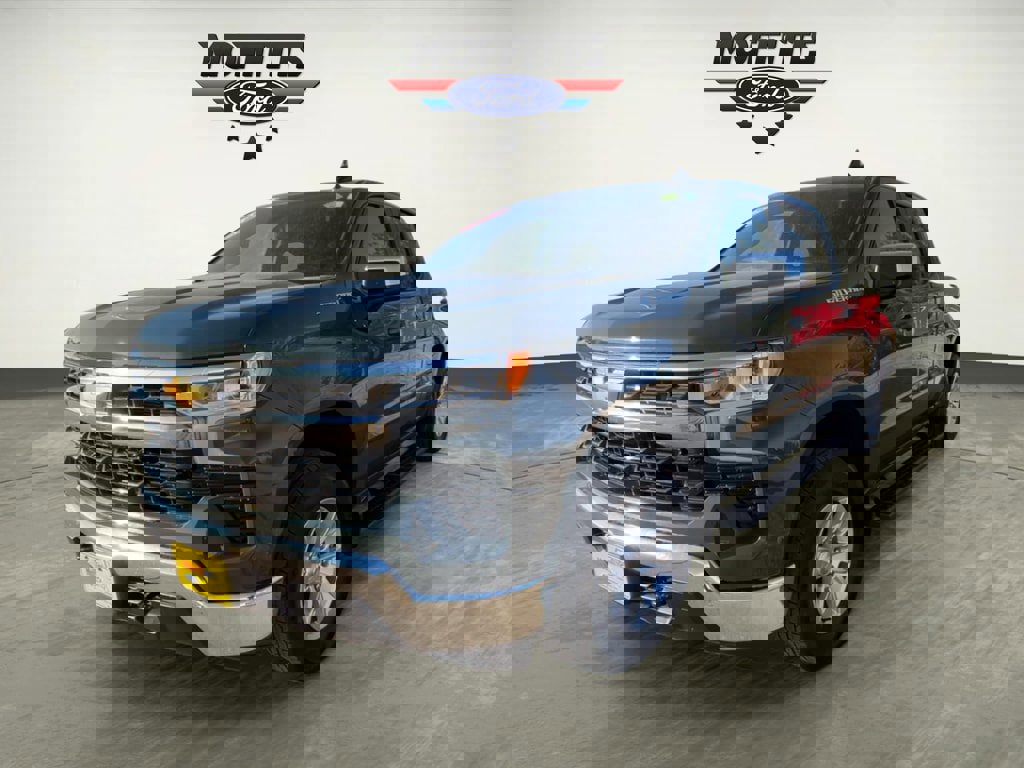 Used 2025 Chevrolet Silverado 1500 LT image 1