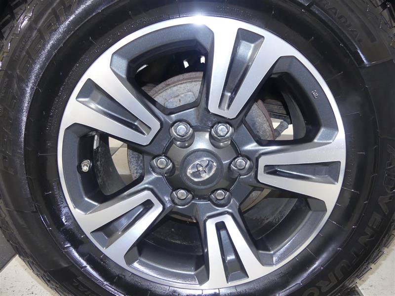 Used 2019 Toyota Tacoma TRD Sport AWD/4WD image 31