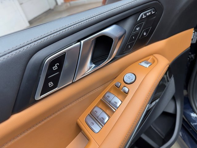 Certified 2023 BMW X7 xDrive40i w/ Dynamic Handling Package image 11