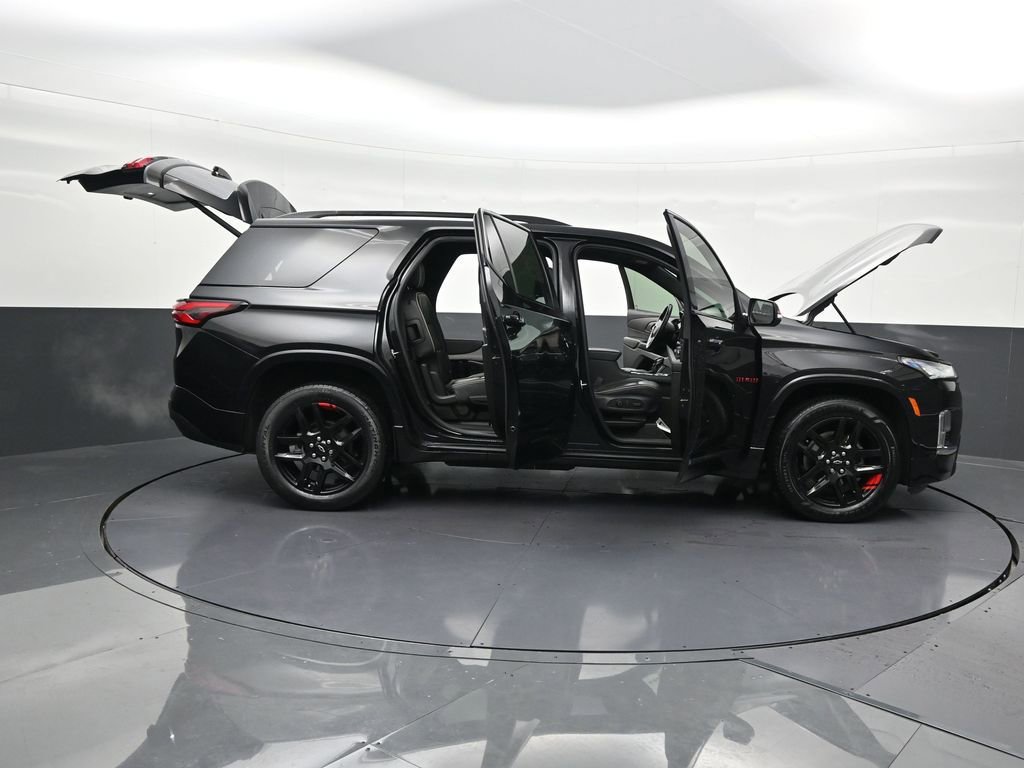 Used 2023 Chevrolet Traverse Premier w/ Redline Edition image 33