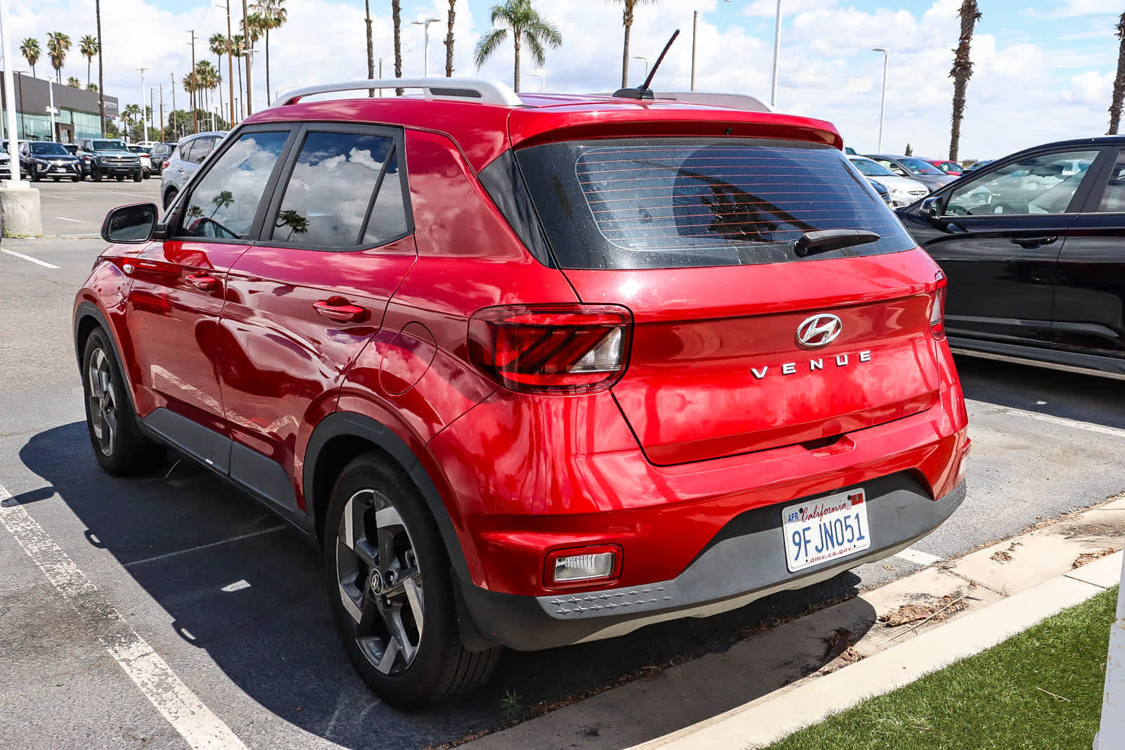 Used 2023 Hyundai Venue SEL image 6