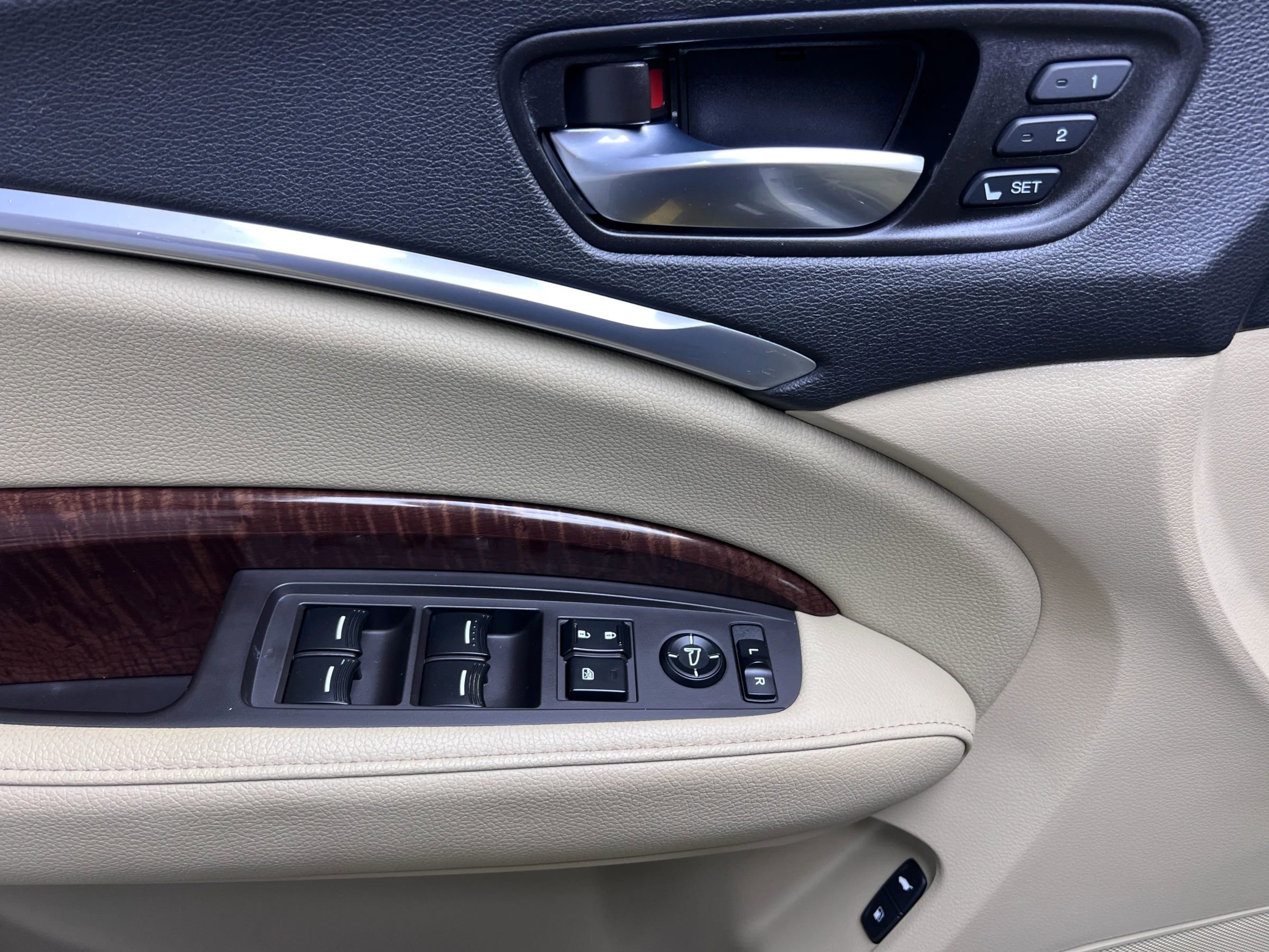 Used 2020 Acura MDX FWD image 32