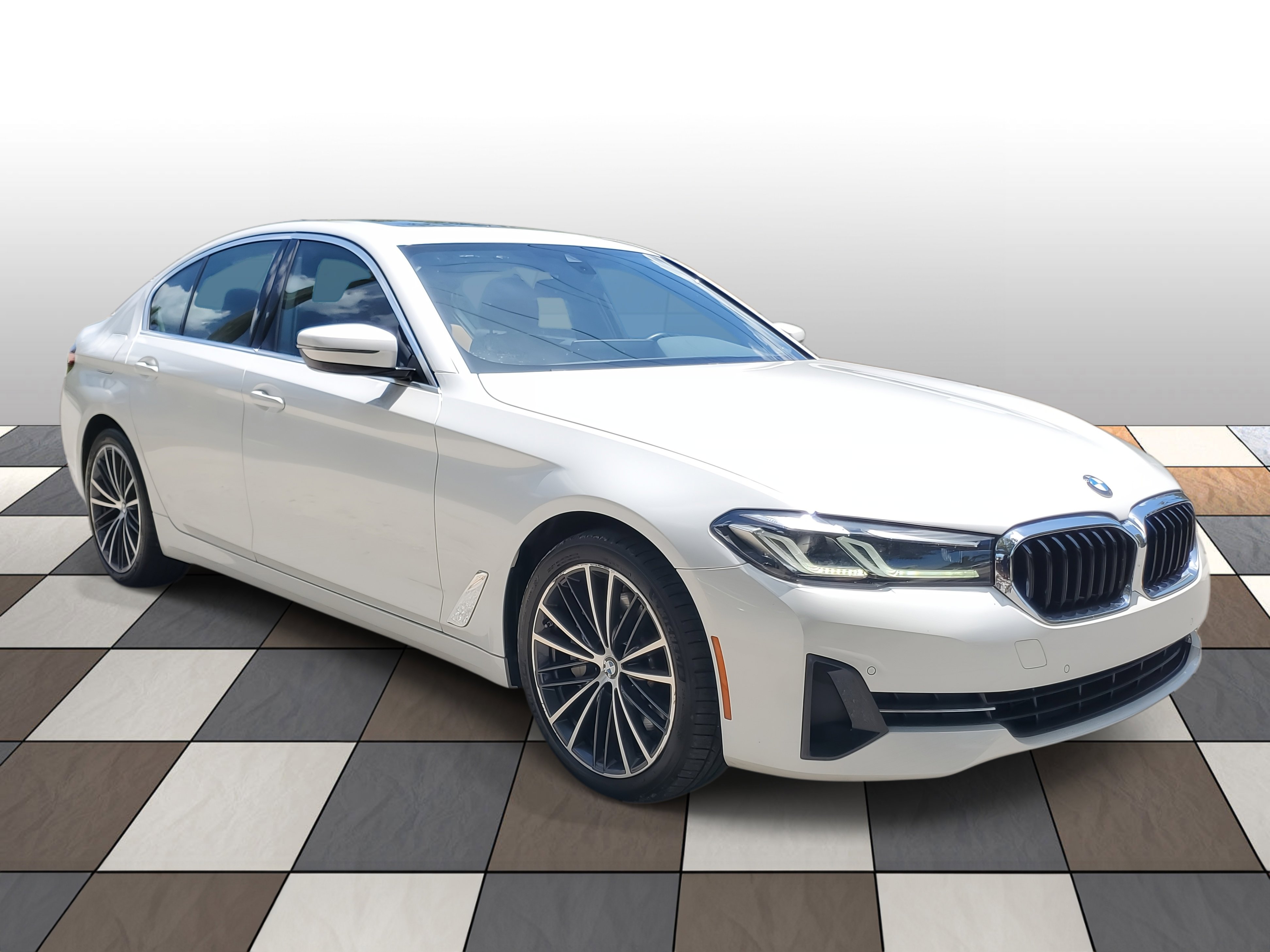Used 2022 BMW 530i xDrive w/ Convenience Package image 3