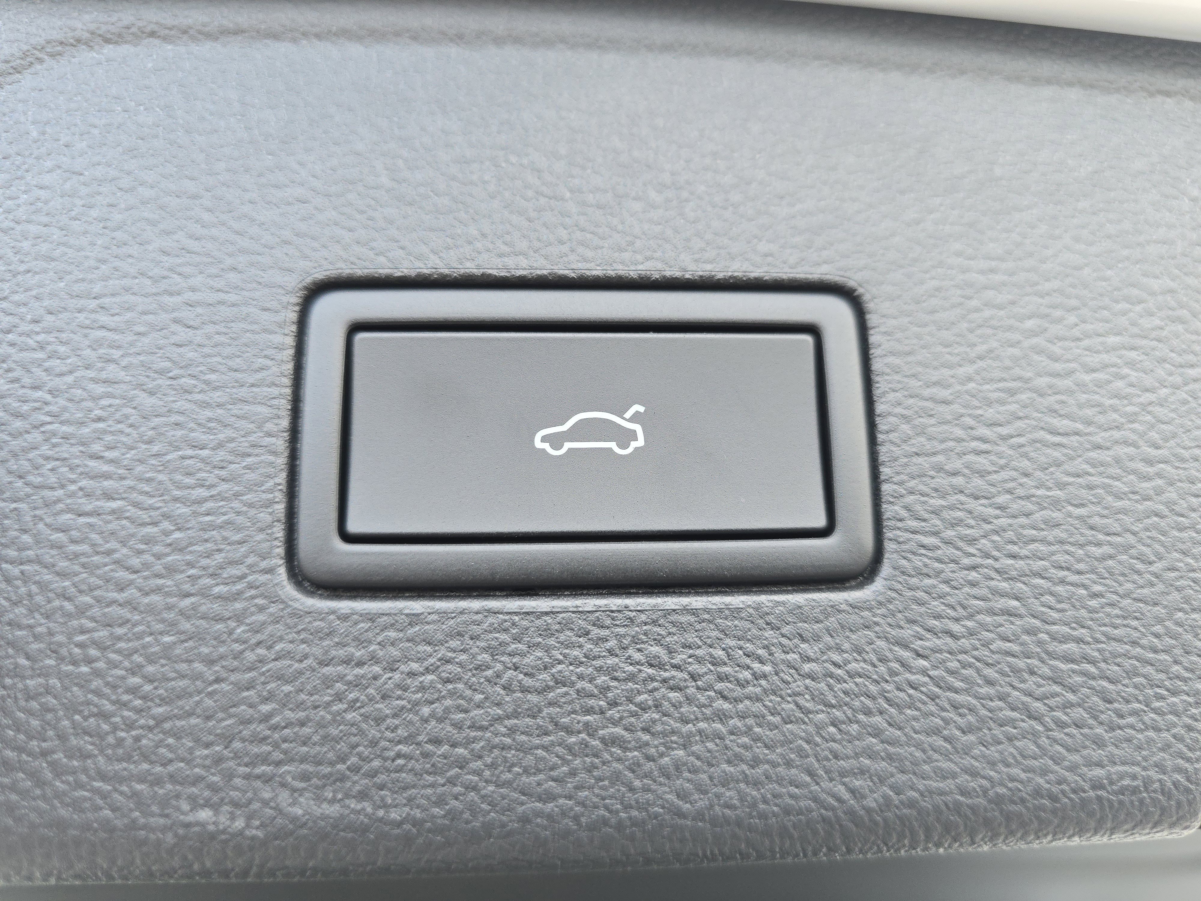 New 2026 Volkswagen Atlas SE image 13