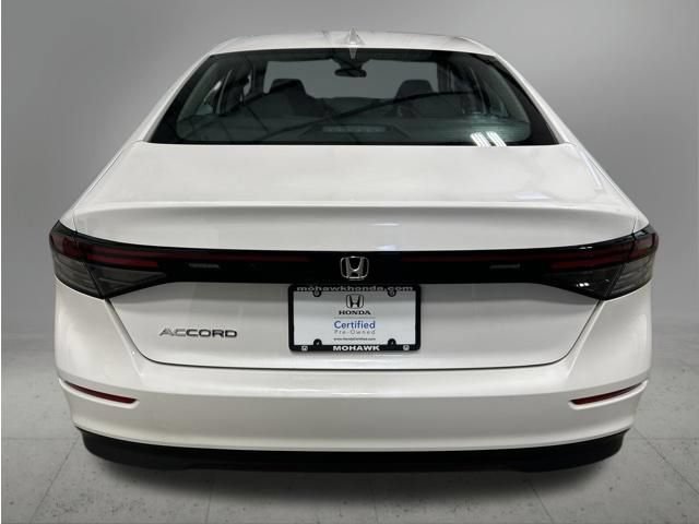Certified 2025 Honda Accord LX image 5