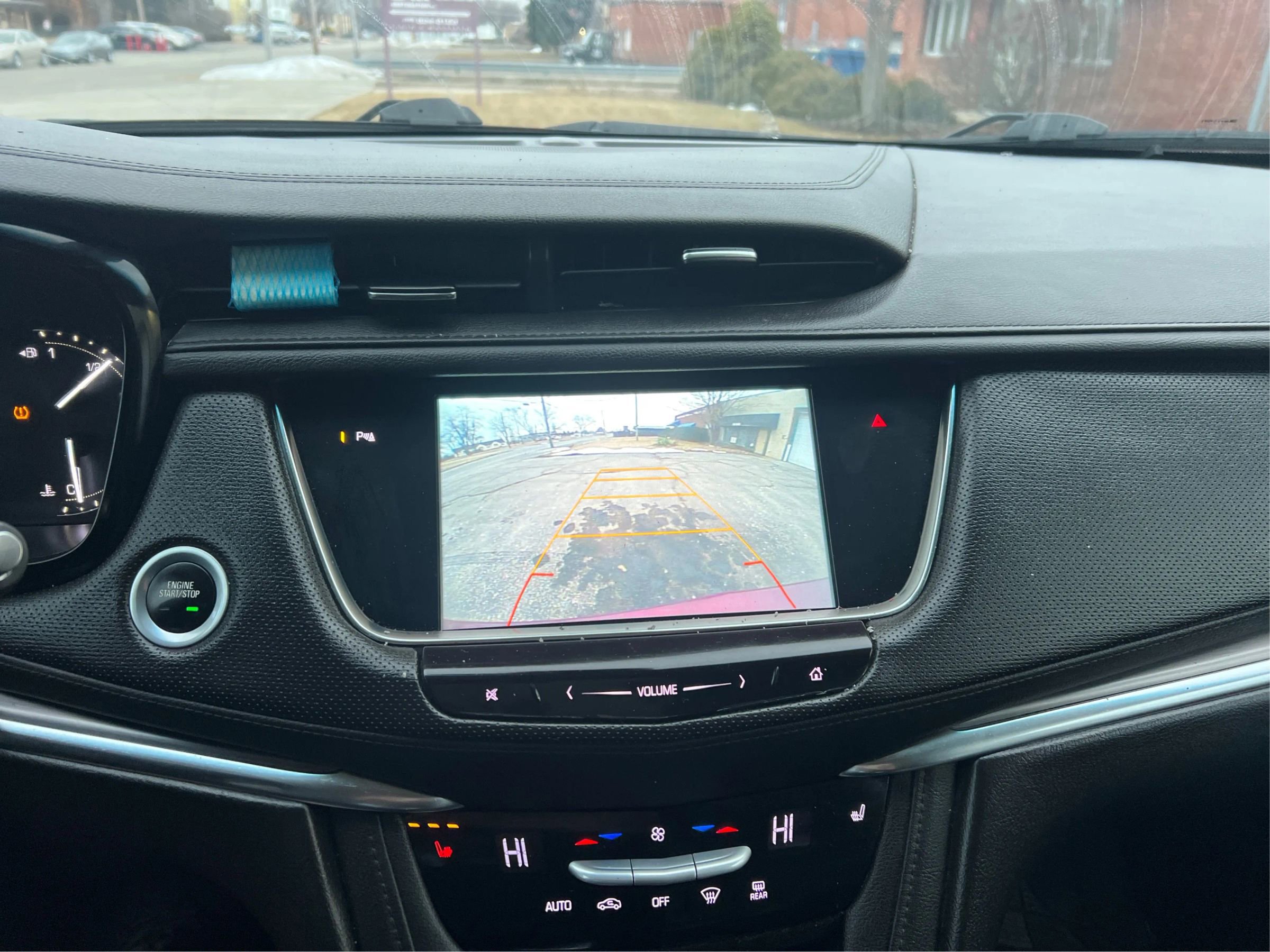 Used 2017 Cadillac XT5 Luxury w/ Driver Awareness Package FWD image 29
