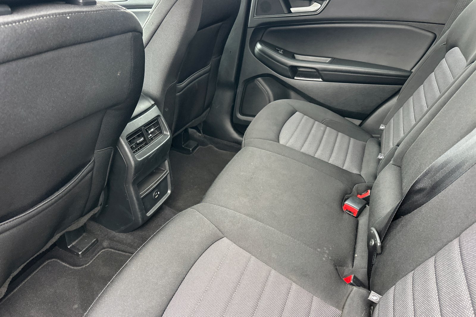 Used 2022 Ford Edge SE w/ Black Appearance Package AWD/4WD image 11