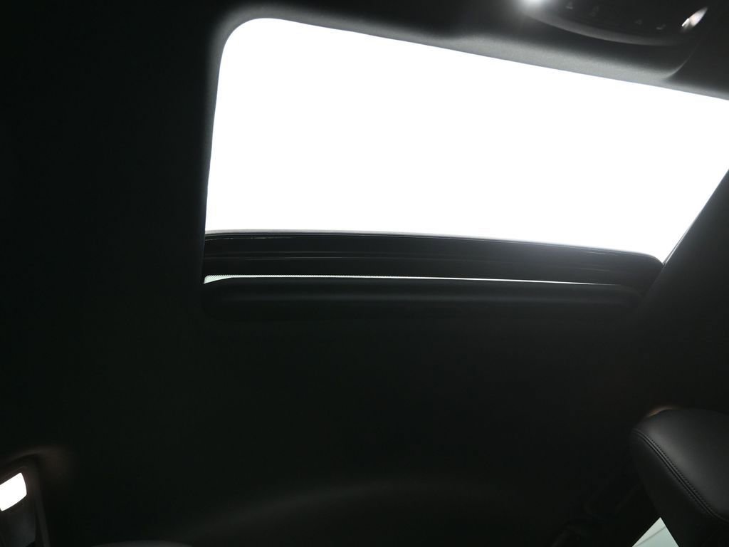 Used 2023 Nissan Armada SL w/ Midnight Edition Package image 27