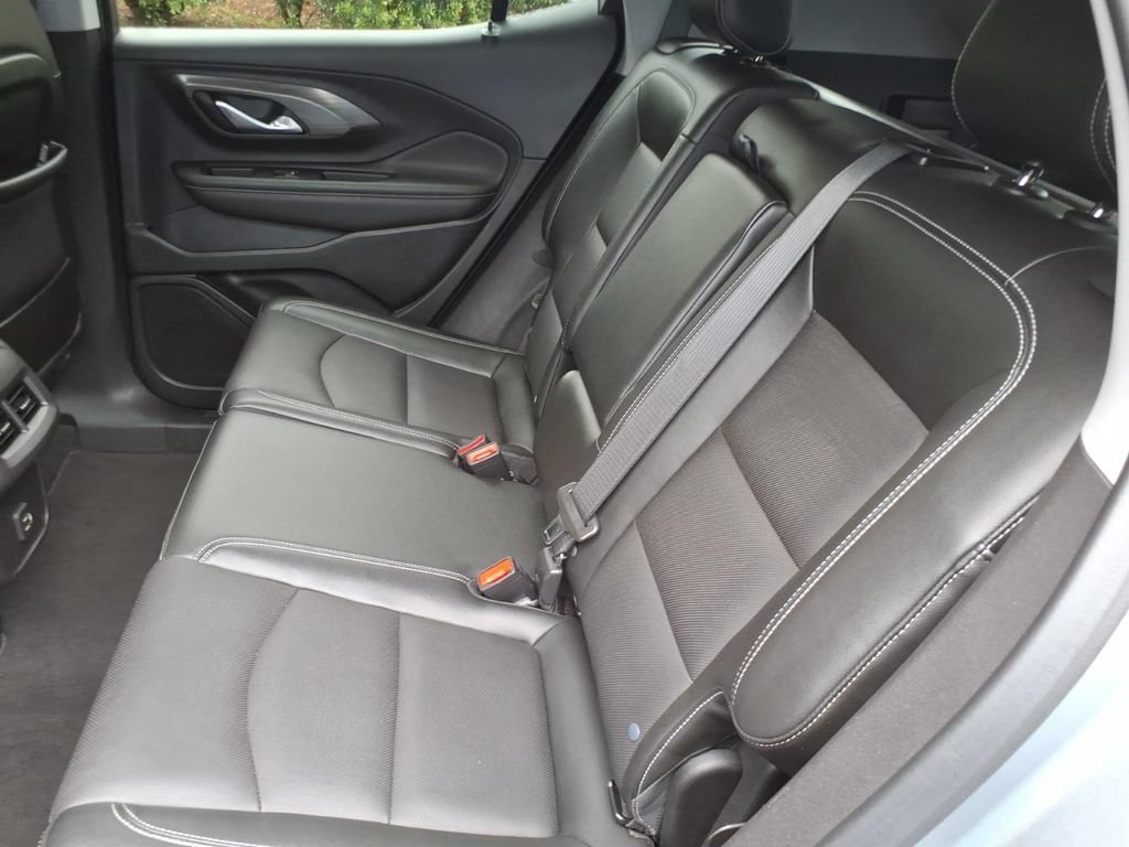 Used 2023 GMC Terrain SLT AWD/4WD image 19