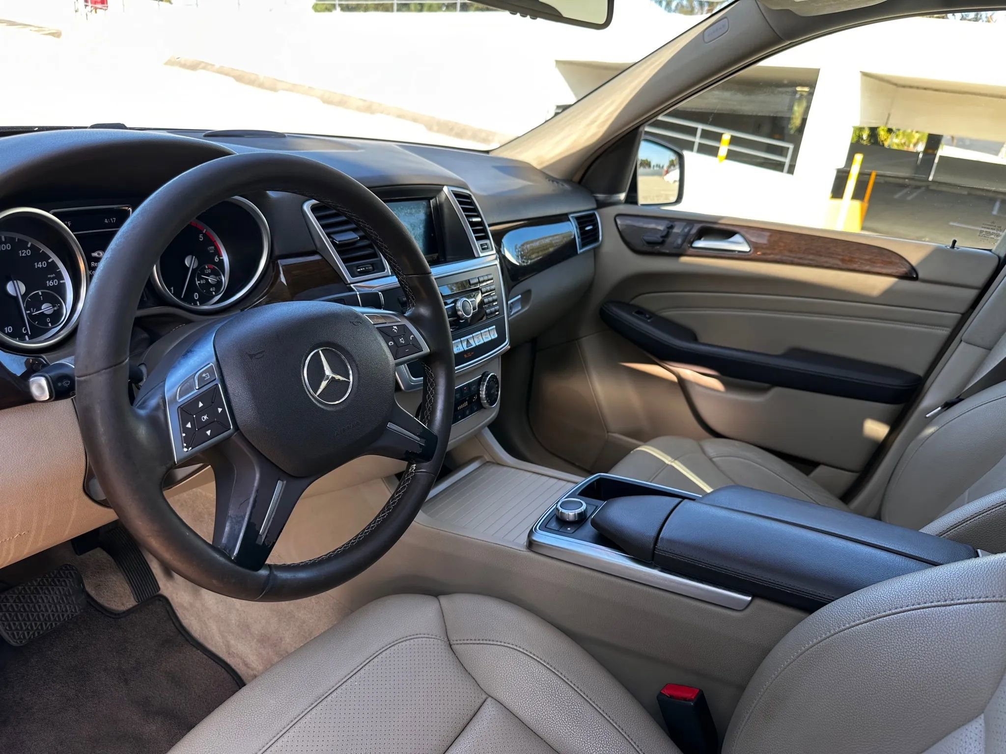 Used 2014 Mercedes-Benz ML 350 BlueTEC 4MATIC image 8