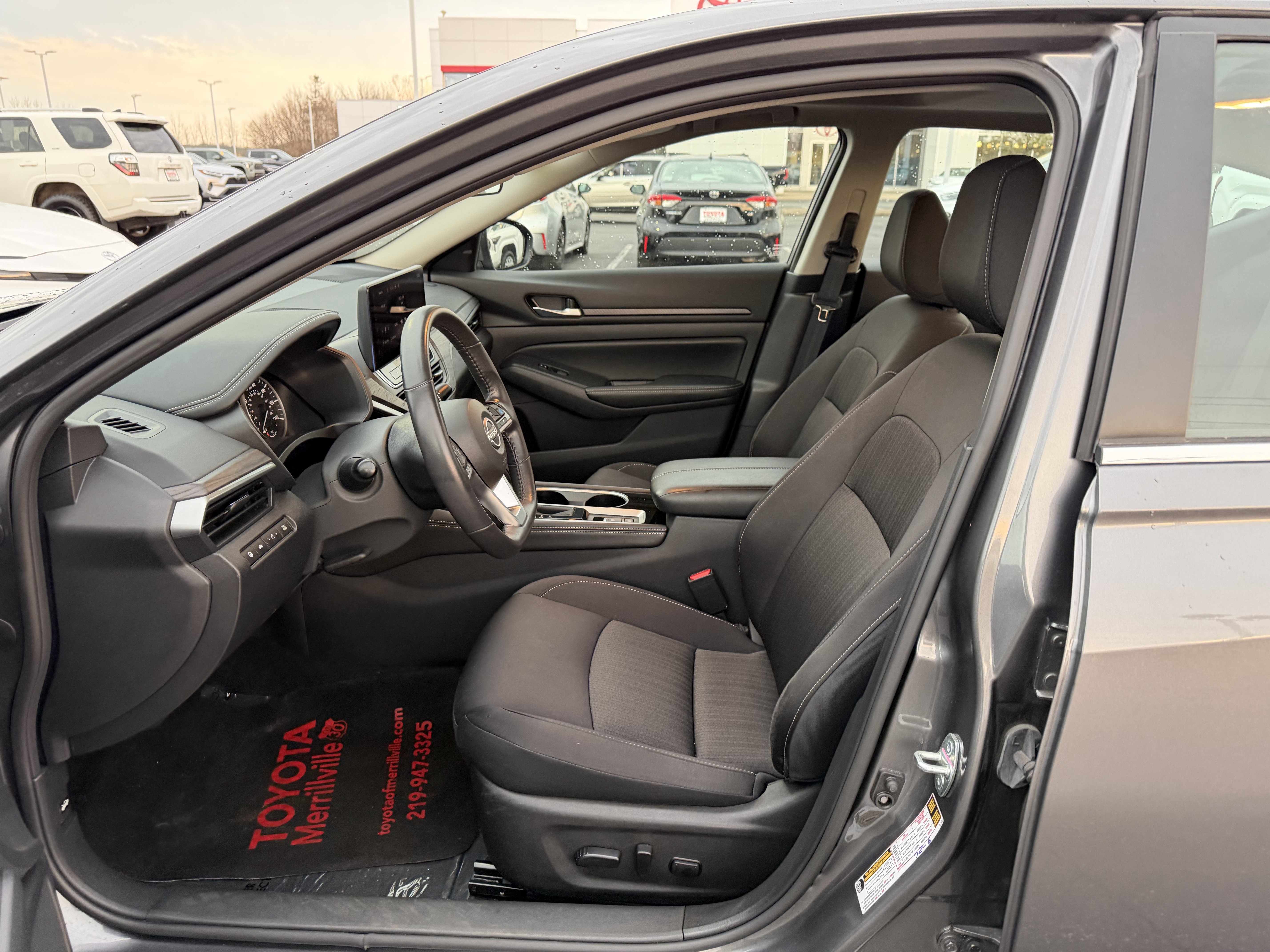 Used 2024 Nissan Altima 2.5 SV w/ SV Premium Package image 15