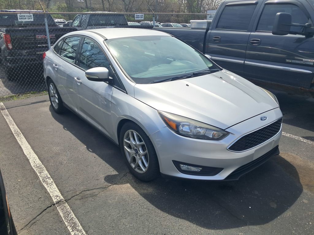 Used 2015 Ford Focus SE w/ Equipment Group 201A image 6