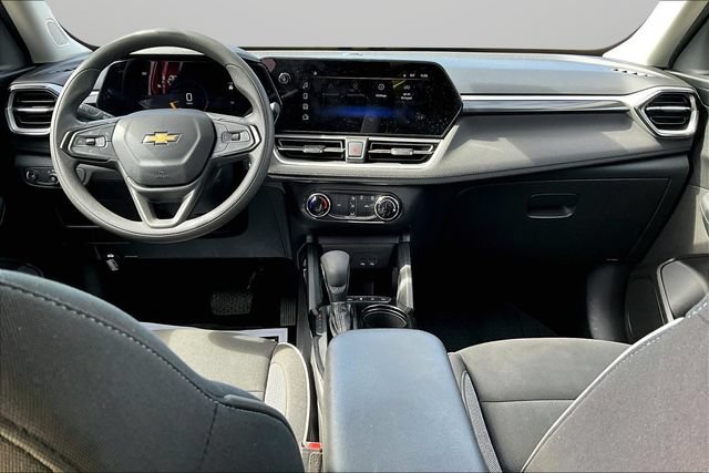 Used 2025 Chevrolet TrailBlazer LS w/ LS Convenience Package AWD/4WD image 15