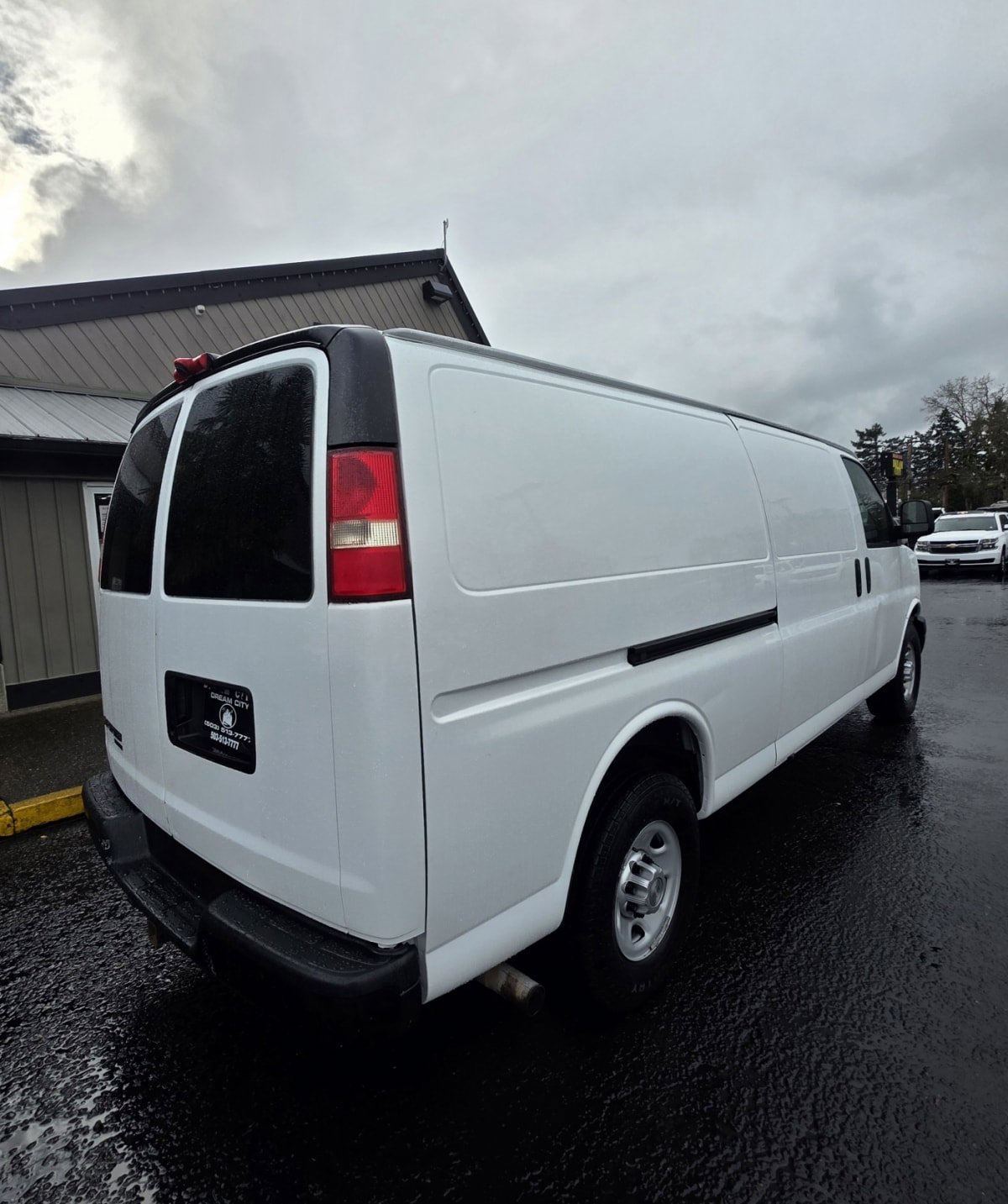 Used 2014 Chevrolet Express 2500 Extended RWD image 5