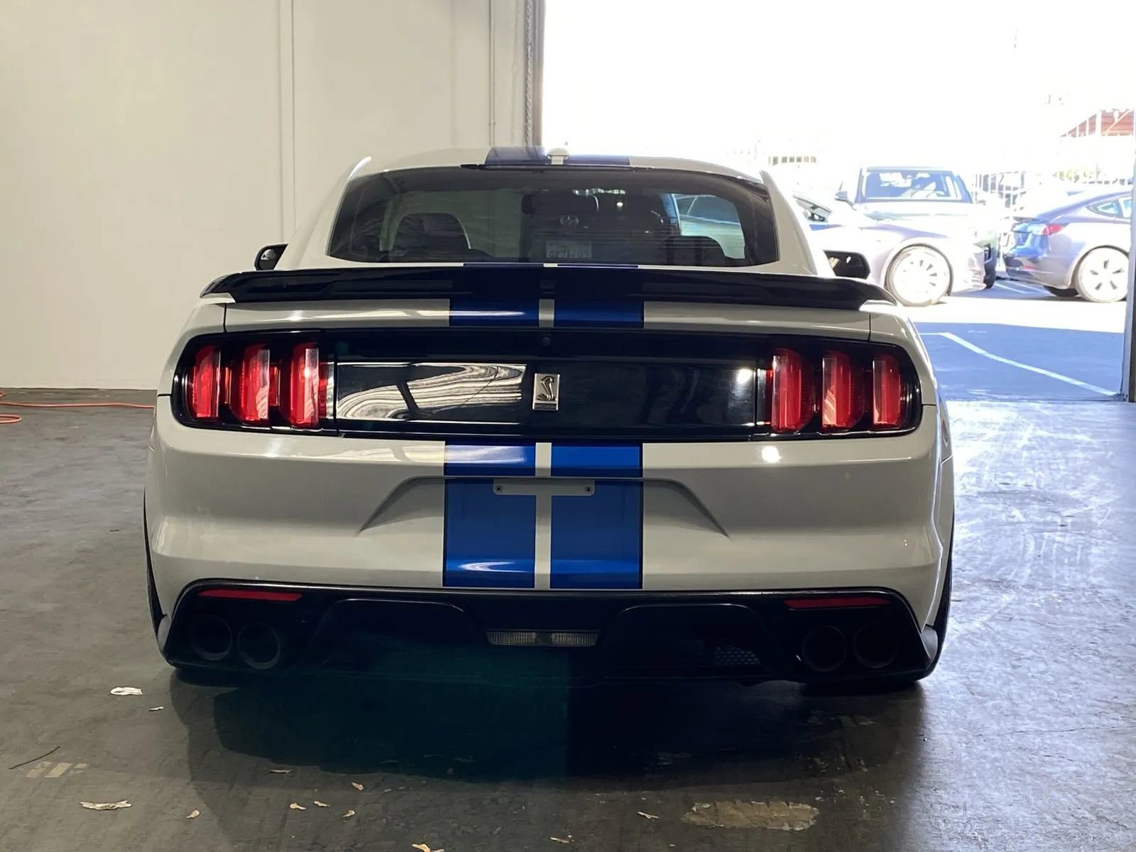 Used 2017 Ford Mustang Shelby GT350 image 3
