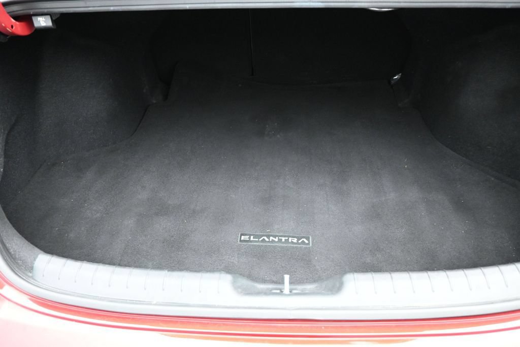 Used 2023 Hyundai Elantra Limited FWD image 15