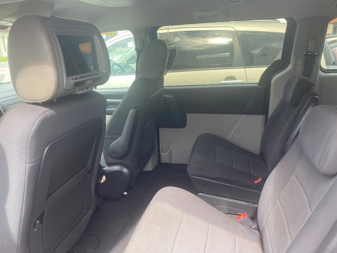 Used 2008 Dodge Grand Caravan SXT image 4