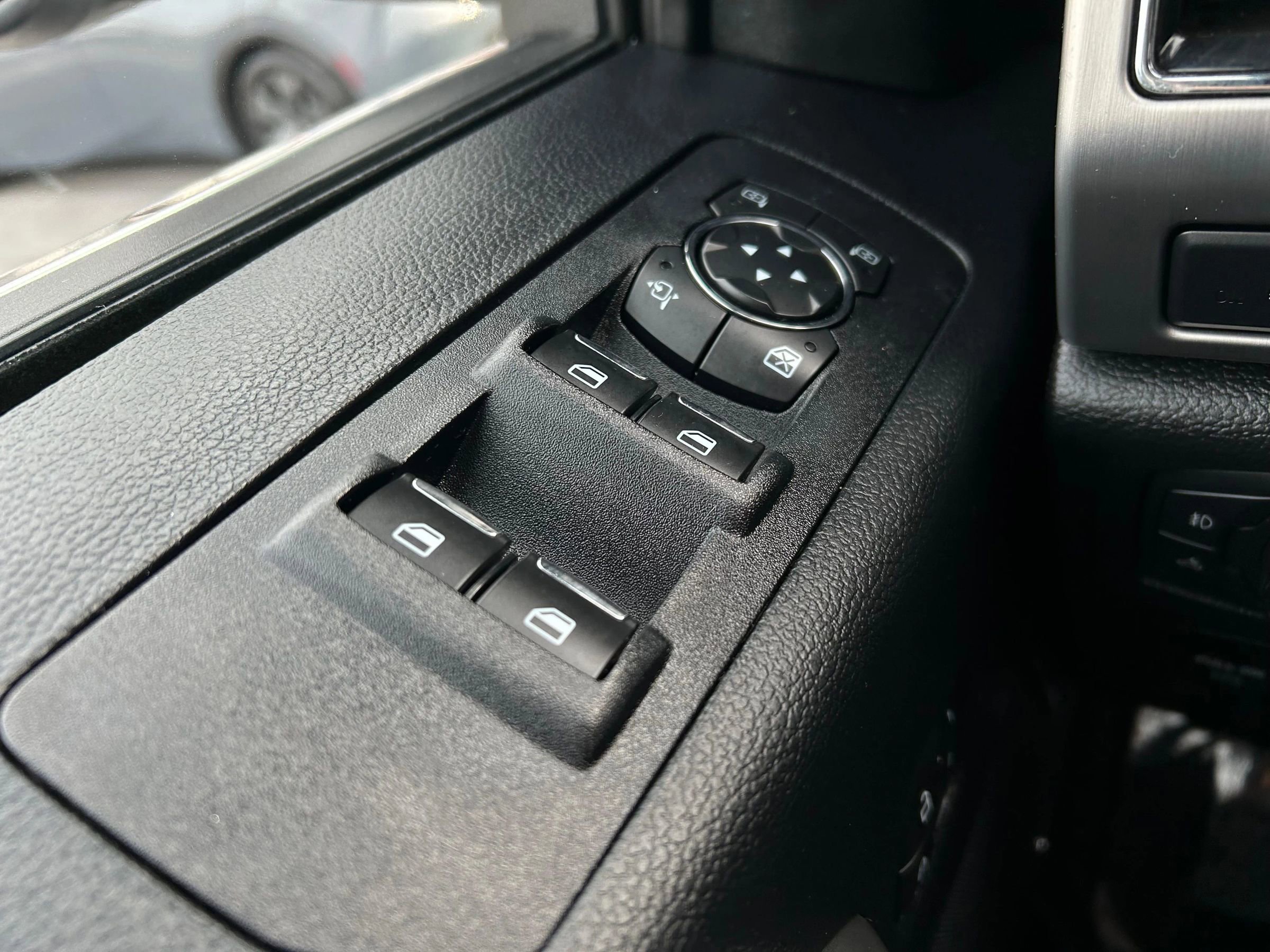 Used 2020 Ford F150 Platinum w/ Equipment Group 701A Luxury image 11